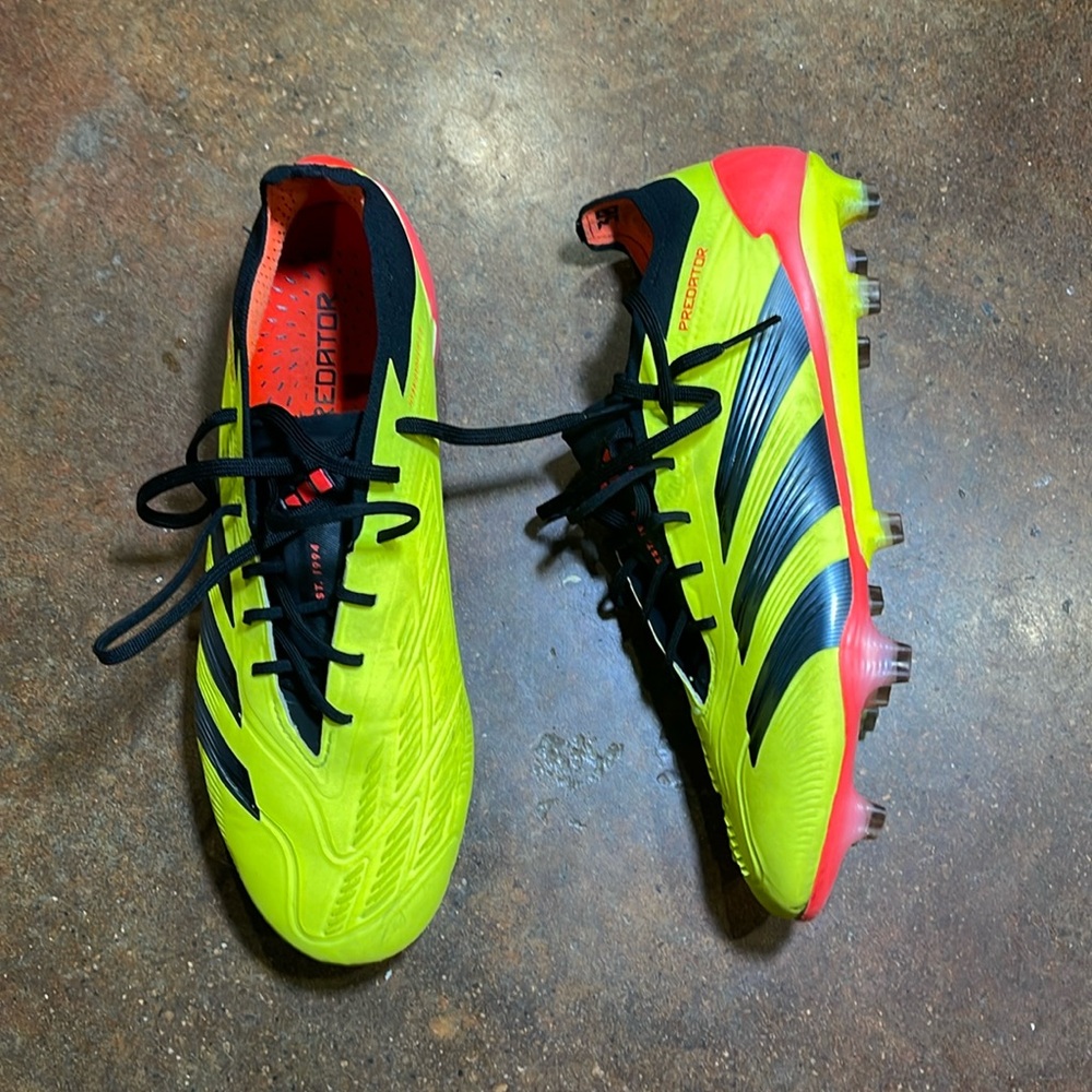 Adidas predator soccer cleats slightly used size 8